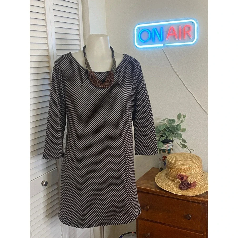 NWOT Isle Apparel Women's Black & White Polka Dot 3/4 Sleeve Dress